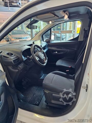 Panel van OPEL Combo-e Cargo XL 50-kWh Regalsystem Navi Kamera