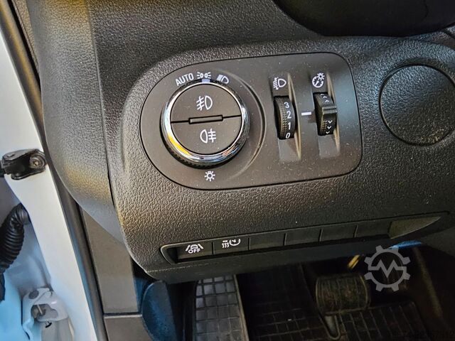 Panel van OPEL Combo-e Cargo XL 50-kWh Regalsystem Navi Kamera