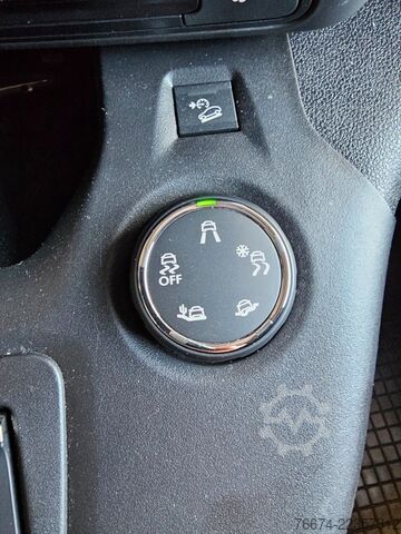 Panel van OPEL Combo-e Cargo XL 50-kWh Regalsystem Navi Kamera