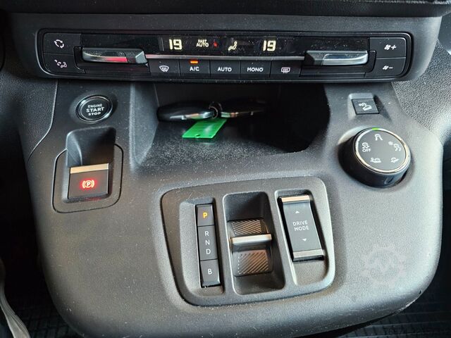Panel van OPEL Combo-e Cargo XL 50-kWh Regalsystem Navi Kamera