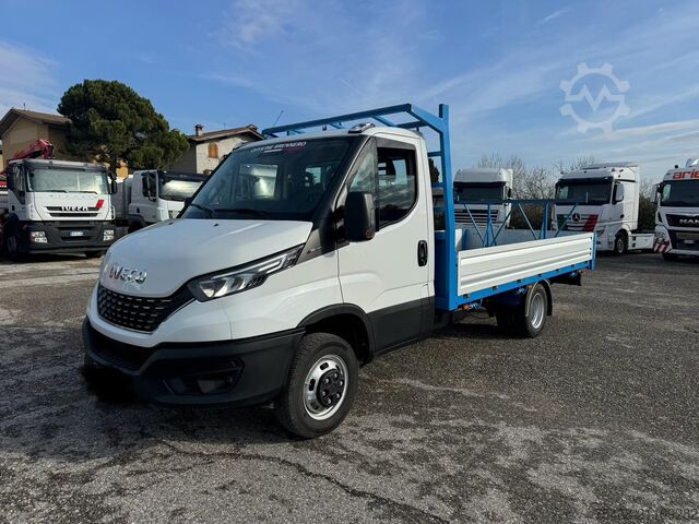 Fester Körper Iveco DAILY 35 C 18