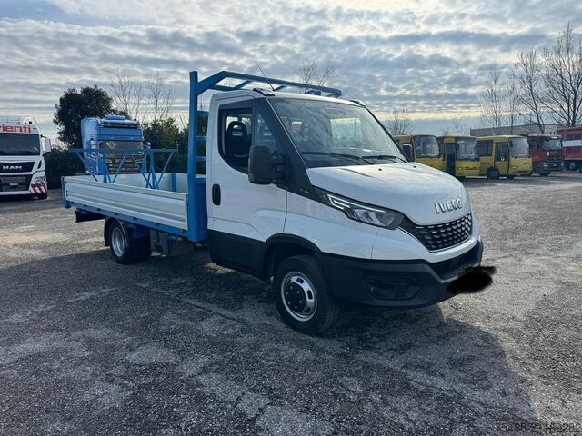 Fester Körper Iveco DAILY 35 C 18