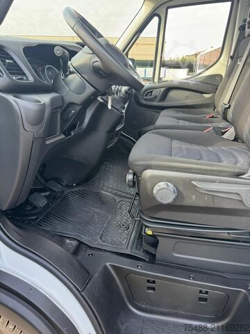Fester Körper Iveco DAILY 35 C 18