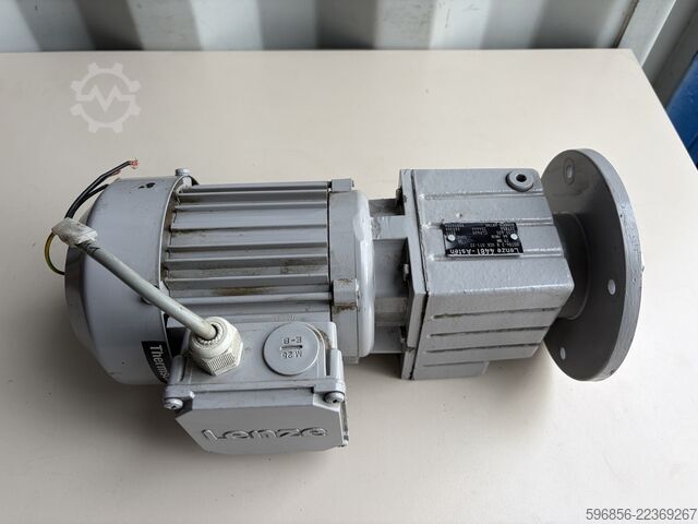 Lenze gear motor GST04-2B VCK071-32 0.37 kW 44 rpm 79 Nm i=31.6 3-phase Motoreduktor Lenze GST04-2B VCK071-32 0,37 kW 44 obr./min 79 Nm i=31,6 3-fazowy Motoreduktor Lenze GST04-2B VCK071-32 0,37 kW 44 obr./min 79 Nm i=31,6 3-fazowy