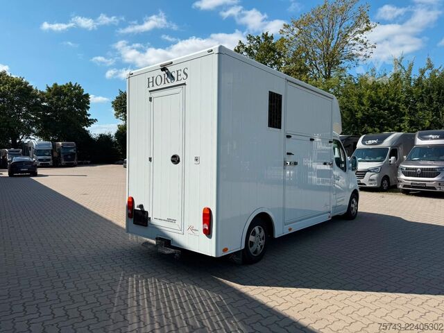 Livestock transporter RENAULT Master Roelofsen 3 Sitzer  Parados