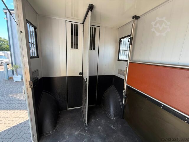 Livestock transporter RENAULT Master Roelofsen 3 Sitzer  Parados