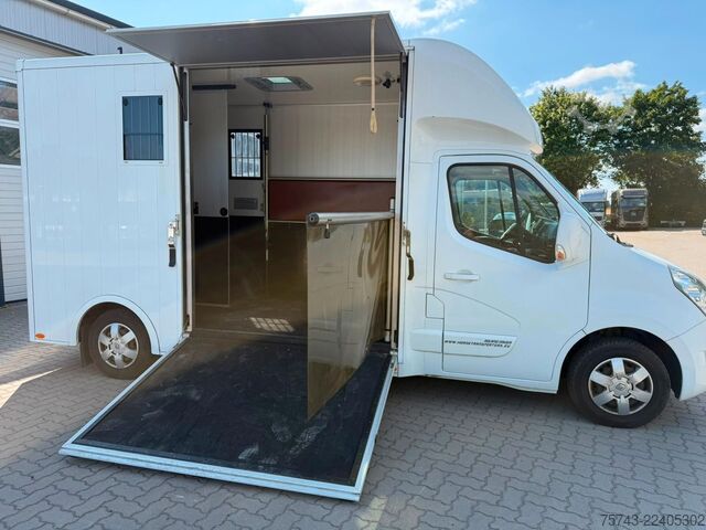 Livestock transporter RENAULT Master Roelofsen 3 Sitzer  Parados