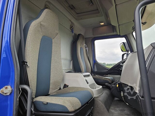 Koffer VOLVO FL 250.16 AIRCO TAILLIFT NL-TR