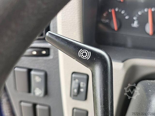 Koffer VOLVO FL 250.16 AIRCO TAILLIFT NL-TR