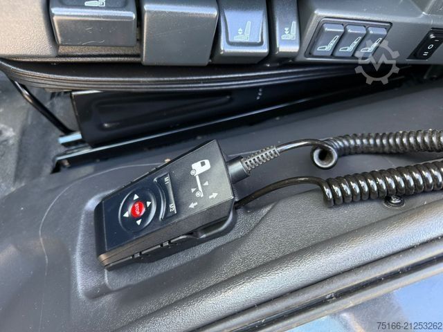 Transporter mit Koffer MERCEDES-BENZ ATEGO 818 L Koffer 7,2 m LBW 1 TO.*SEITENTÜR