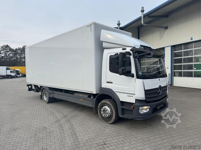 Box truck MERCEDES-BENZ MB 1224 L Koffer 7.2m LBW  Klima 2x AHK Kamera