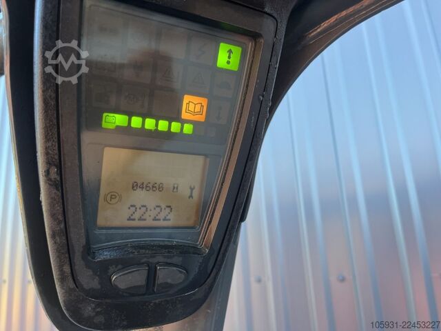Electric 3-wheel forklift Linde E16C-01