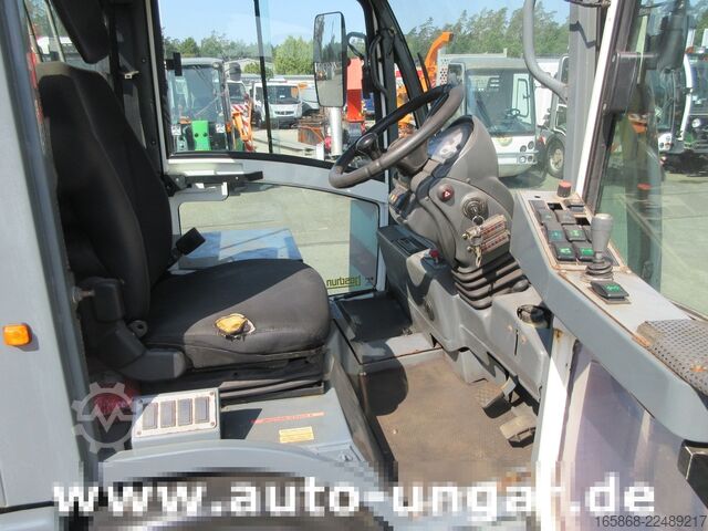 Road sweeper Boschung Pony P4 T Allrad 4x4 Kipper kommunal