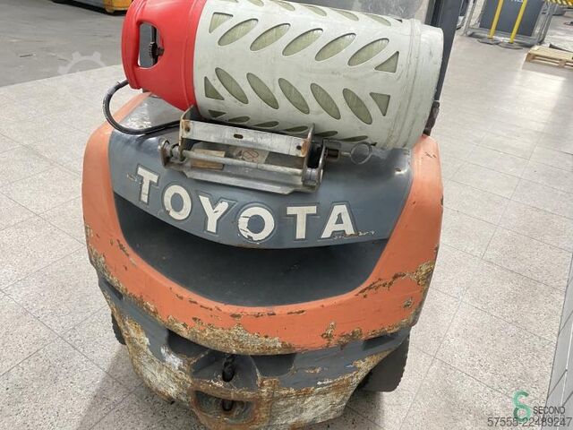 Forklift Toyota 02-8 FGF 25