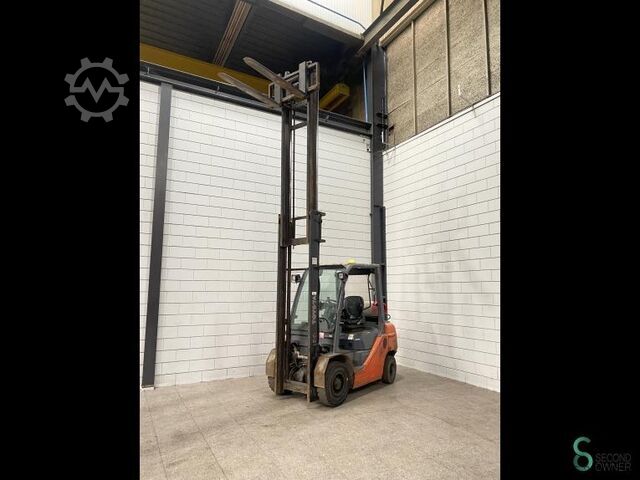 Forklift Toyota 02-8 FGF 25