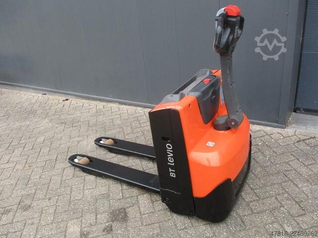 Pallet truck TOYOTA LWE140