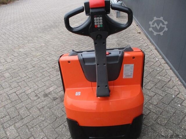 Pallet truck TOYOTA LWE140