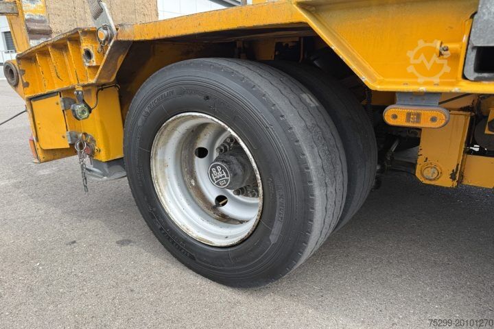 Low loader semitrailer Goldhofer STZ H6 75/80 AA Tieflader / Swiss-Vehicle