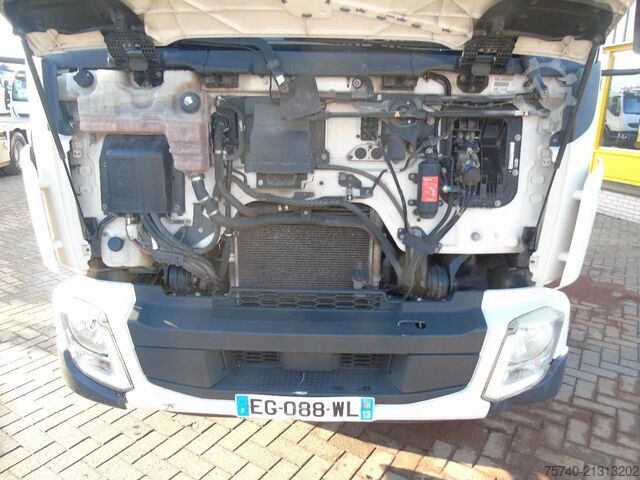 Refrigerated/freezer transport Volvo FL 14.210 + ATP/FRC + CARRIER + LIFT + EURO 6