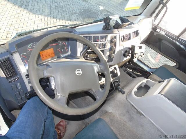 Refrigerated/freezer transport Volvo FL 14.210 + ATP/FRC + CARRIER + LIFT + EURO 6