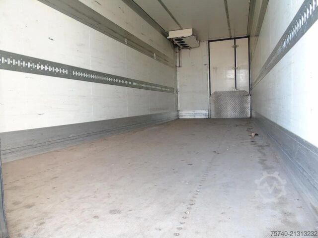 Refrigerated/freezer transport Schmitz Cargobull 2 AXLE + CARRIER + DHOLLANDIA LOADLIFT