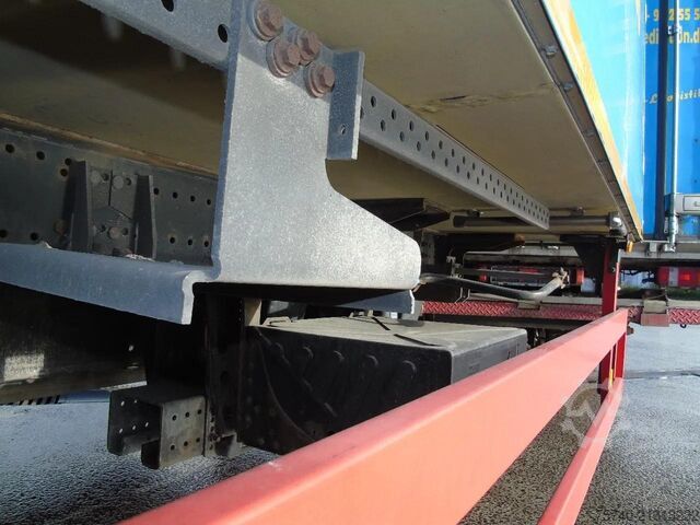 Refrigerated/freezer transport Schmitz Cargobull 2 AXLE + CARRIER + DHOLLANDIA LOADLIFT