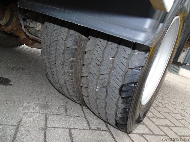 Box body Volvo FL 240 + 12t + euro 5 + lift