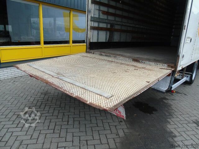 Box body Volvo FL 240 + 12t + euro 5 + lift