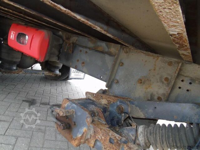 Box body Volvo FL 240 + 12t + euro 5 + lift