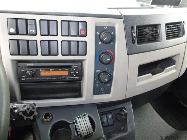 Box body Volvo FL 240 + 12t + euro 5 + lift