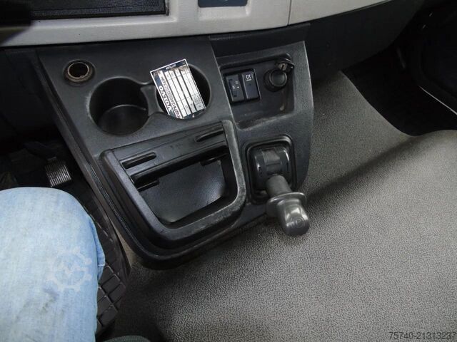 Box body Volvo FL 240 + 12t + euro 5 + lift