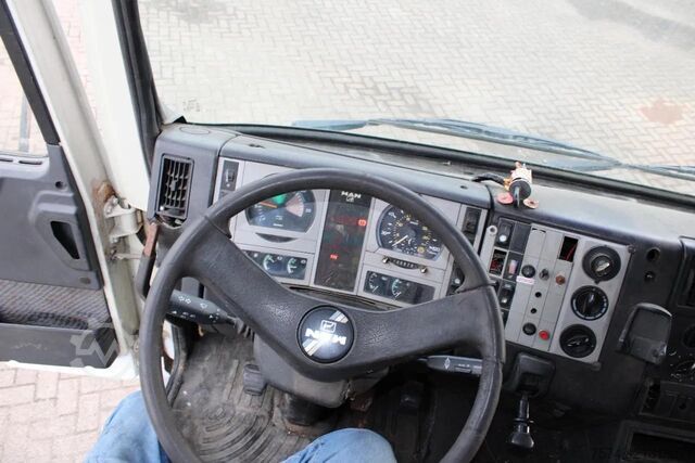 Standard tractor MAN F 26.364 + 6X4 + BIG AXLE + EURO 2 + MANUAL
