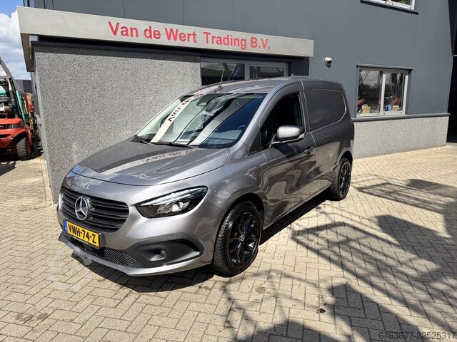 Mercedes-Benz Citan 110 CDI 95HP Diesel 2021 Air conditioning / DAB+ / Apple CarPlay / Camera / Allo MERCEDES-BENZ Citan 110 CDI 95PK Diesel 2021 Airco / DAB + / Apple Carplay / Camera / LM Velgen