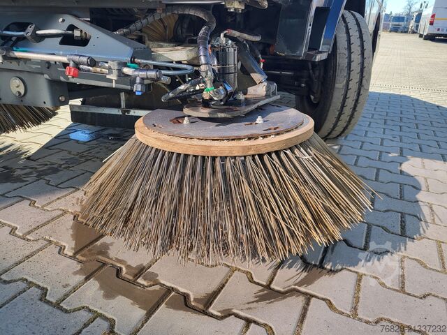 Kehrmaschine LKW Schmidt Cleango 500