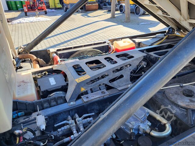 Kehrmaschine LKW Schmidt Cleango 500