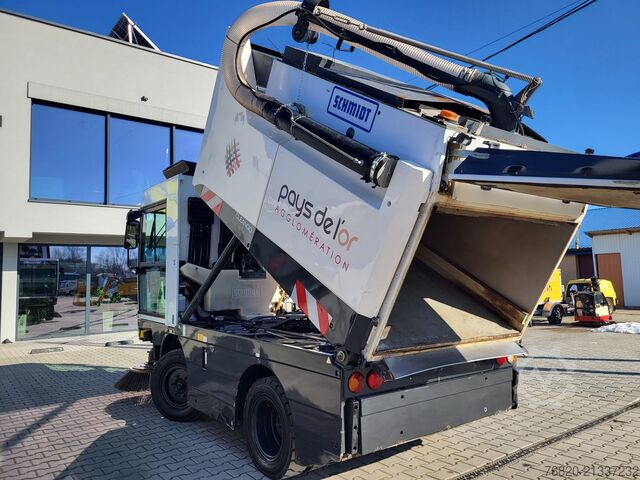 Kehrmaschine LKW Schmidt Cleango 500