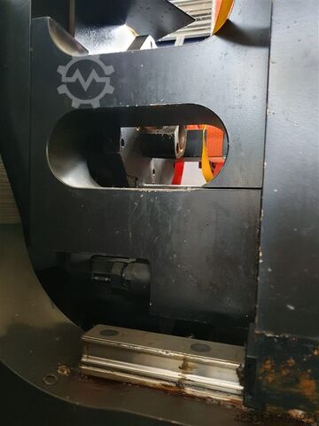 Injection molding machine up to 5000 KN ENGEL VC 1800/300