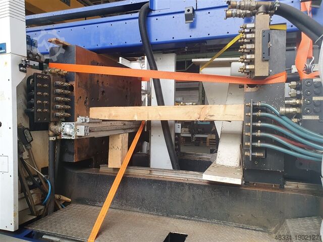 Injection molding machine up to 5000 KN ENGEL VC 1800/300