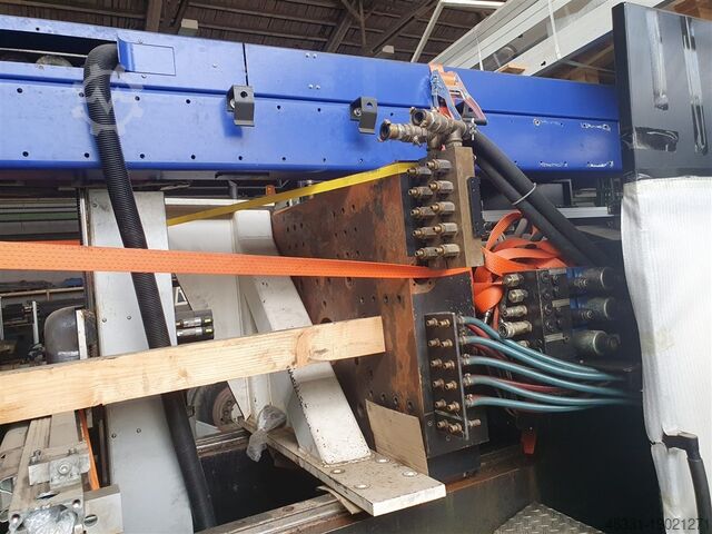 Injection molding machine up to 5000 KN ENGEL VC 1800/300