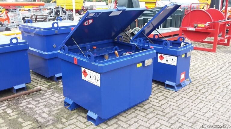 Fuel tanker  IBC tank met handpomp