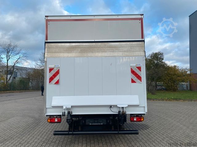 Box truck FUSO Canter 9C18 Koffer mit Ladebordwand