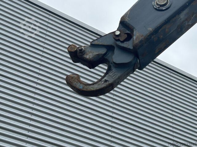 Hook arm system Volvo FH 500 Globetrotter 8x2 Tridem / VDL Hook 25 To...