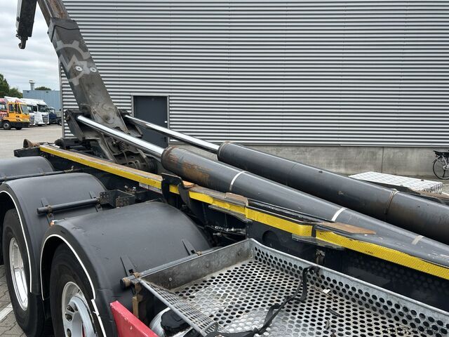 Hook arm system Volvo FH 500 Globetrotter 8x2 Tridem / VDL Hook 25 To...