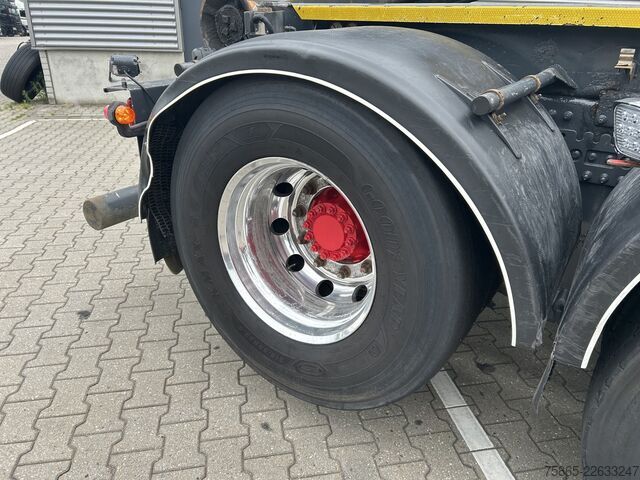 Hook arm system Volvo FH 500 Globetrotter 8x2 Tridem / VDL Hook 25 To...