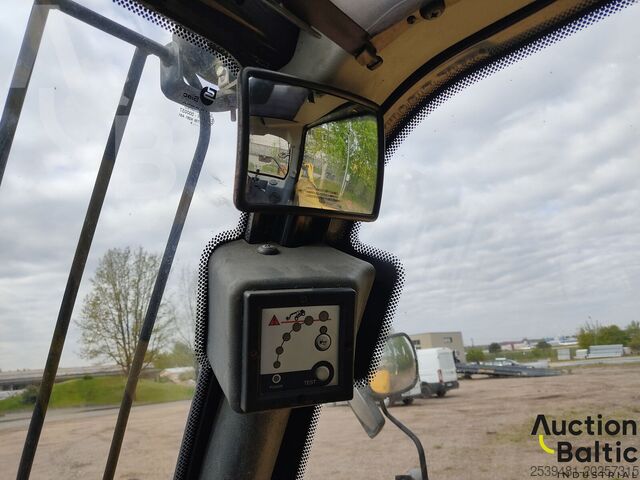 Telehandler Caterpillar TH407 AG