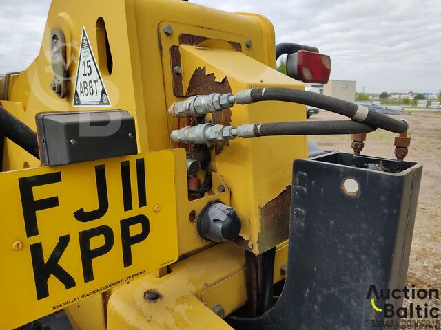 Telehandler Caterpillar TH407 AG
