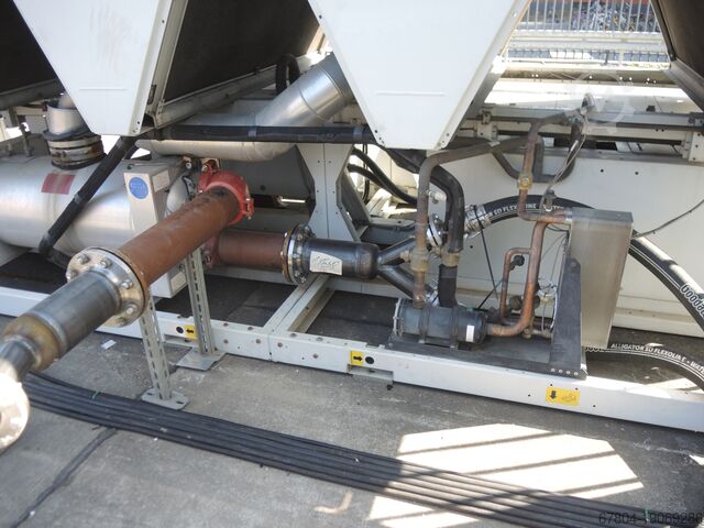 Kältemaschine CARRIER (3 Maschinen) luftgekühlt 30XAO902