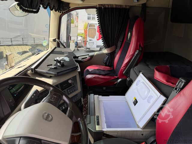 Standard tractor unit VOLVO FH500 Globetrotter XL- I Park Cool- Dual Clutch