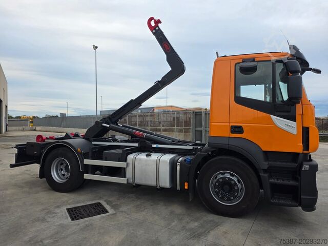 Truck chassis iveco Trakker