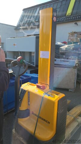 Pallet truck Jungheinrich EMC 11